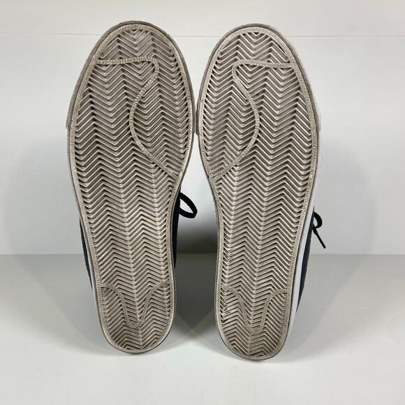 Athletic_Shoes